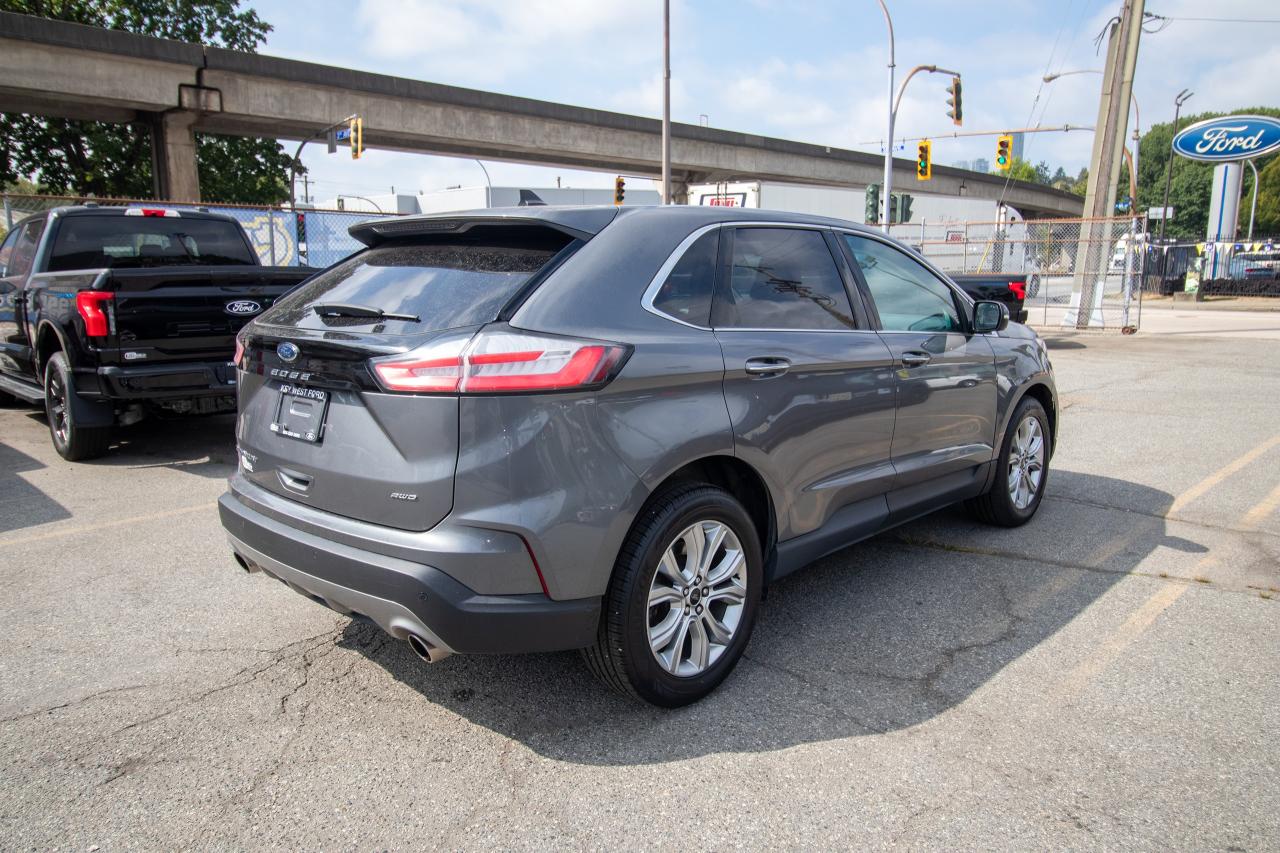 2023 Ford Edge Titanium AWD Photo5