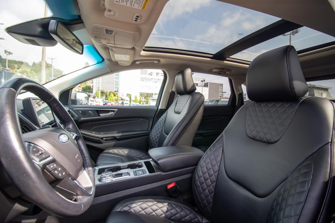 2023 Ford Edge Titanium AWD Photo5