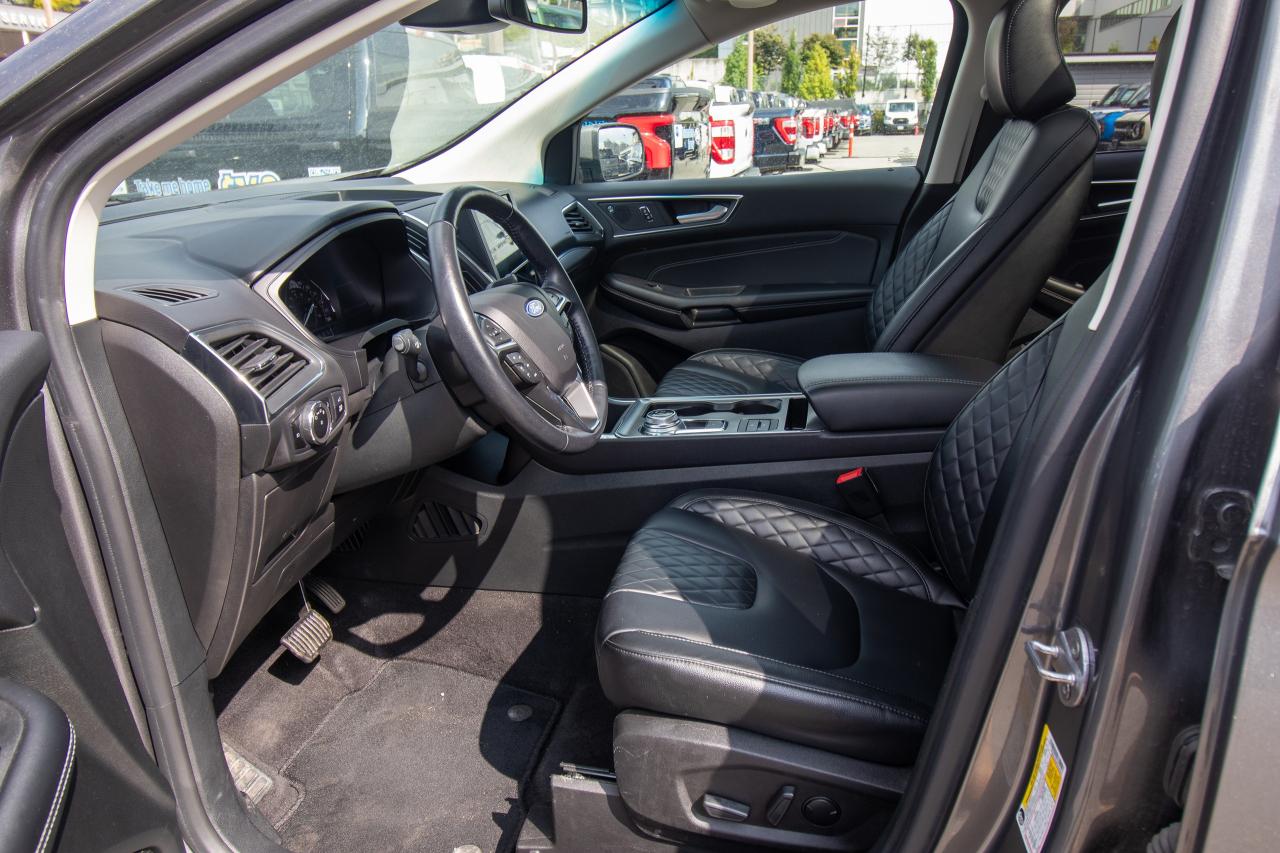 2023 Ford Edge Titanium AWD Photo5