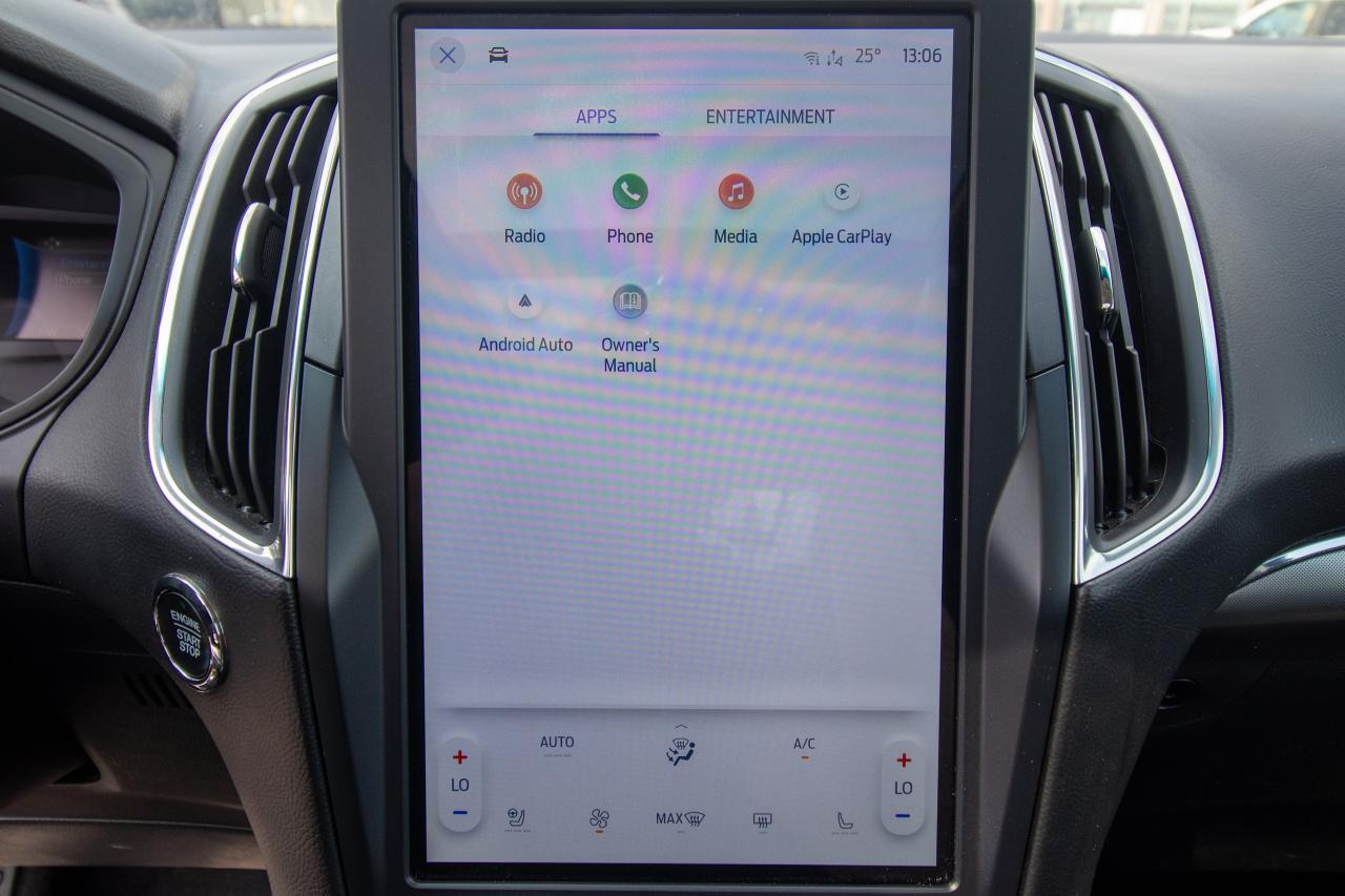 2023 Ford Edge Titanium AWD Photo5