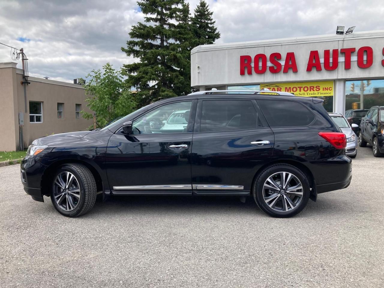 Used 2020 Nissan Pathfinder AWD 7PASS NO ACCIDENT FULLY LOADED SAFETY INCLUDED for sale in Oakville, ON