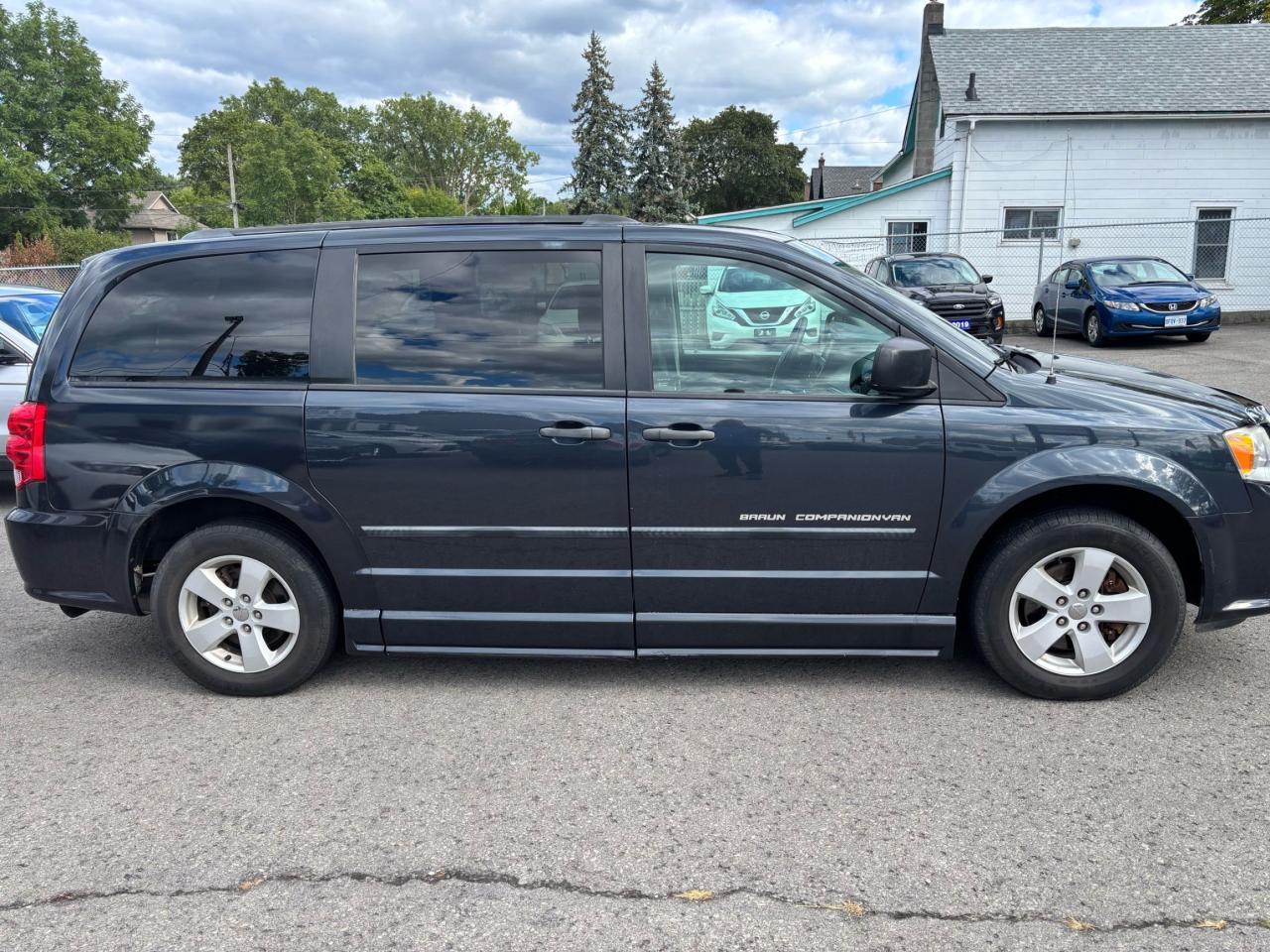 2014 Dodge Grand Caravan BRAUN COMPANION VAN, HANDICAP EQUIPPED