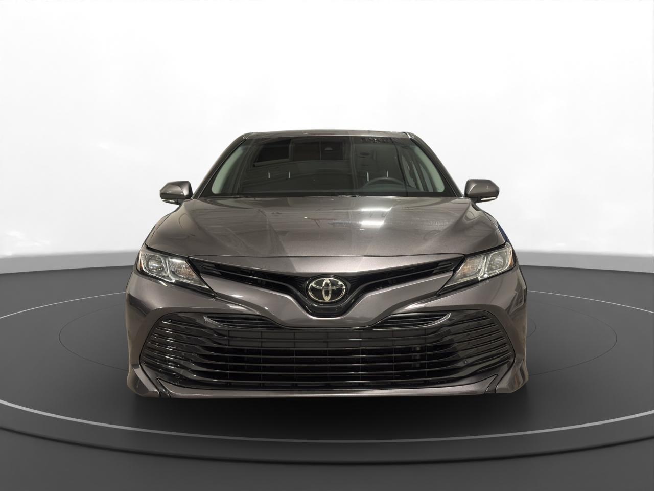 2018 Toyota Camry LE - Photo #2