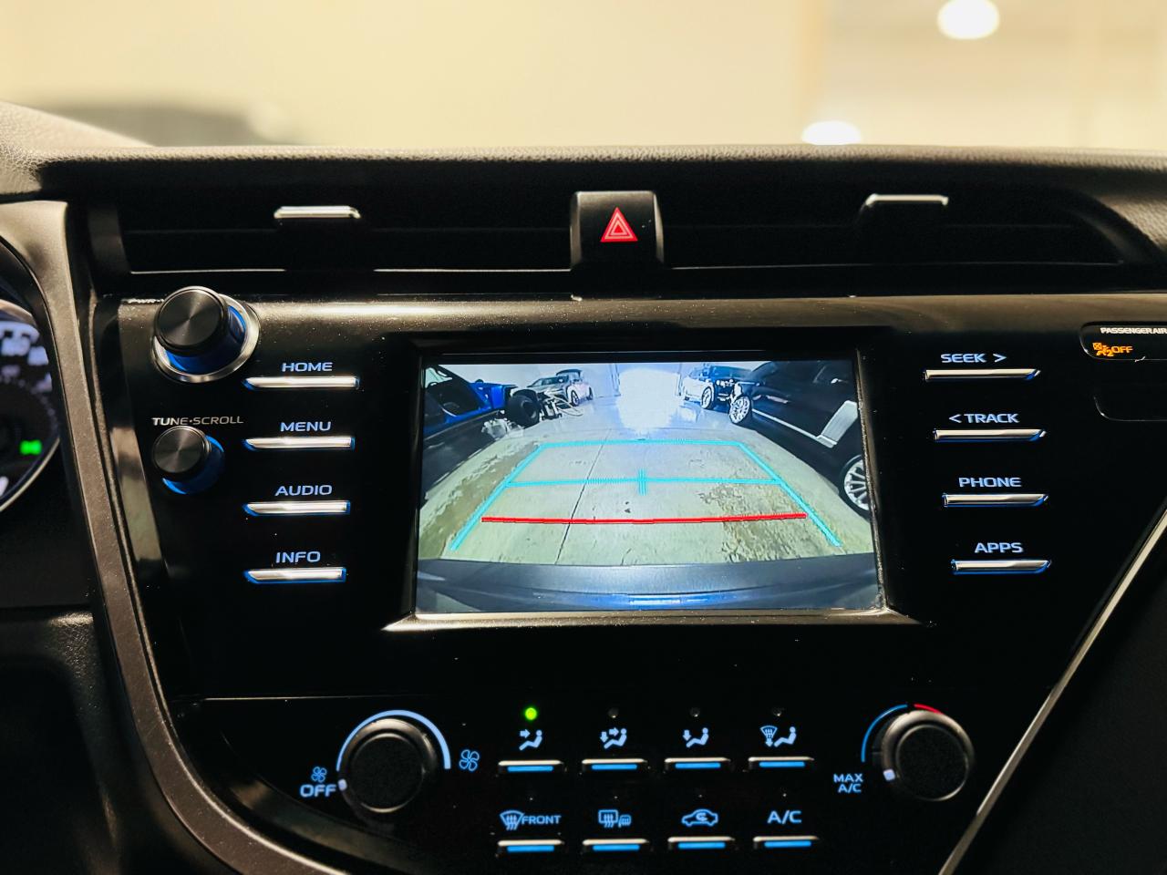 2018 Toyota Camry LE - Photo #11