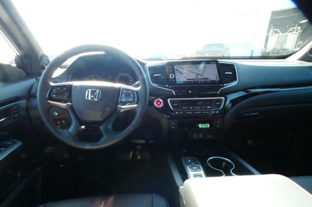 2024 Honda Ridgeline Black Edition AWD w/H&C L, S/R, NAV, BUC - Photo #11