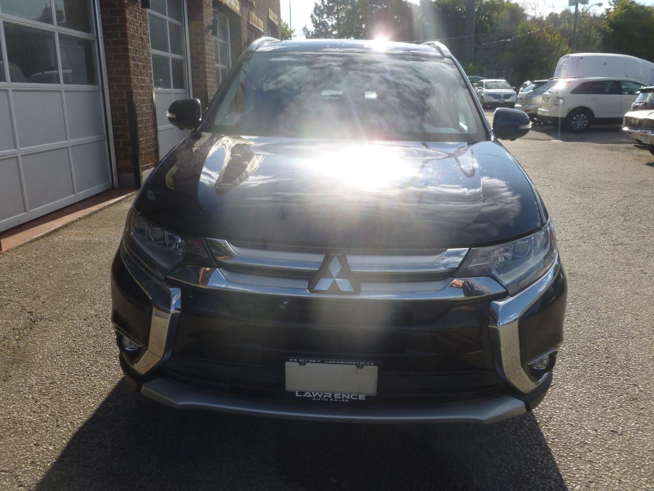 2017 Mitsubishi Outlander GT - Photo #2