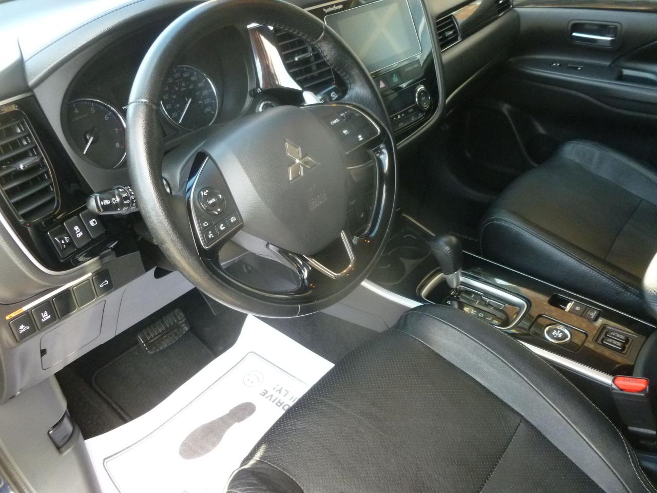 2017 Mitsubishi Outlander GT - Photo #6