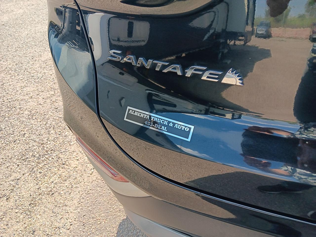 2020 Hyundai Santa Fe Essential safety pkg BU Cam Htd Steering & Seats A - Photo #6