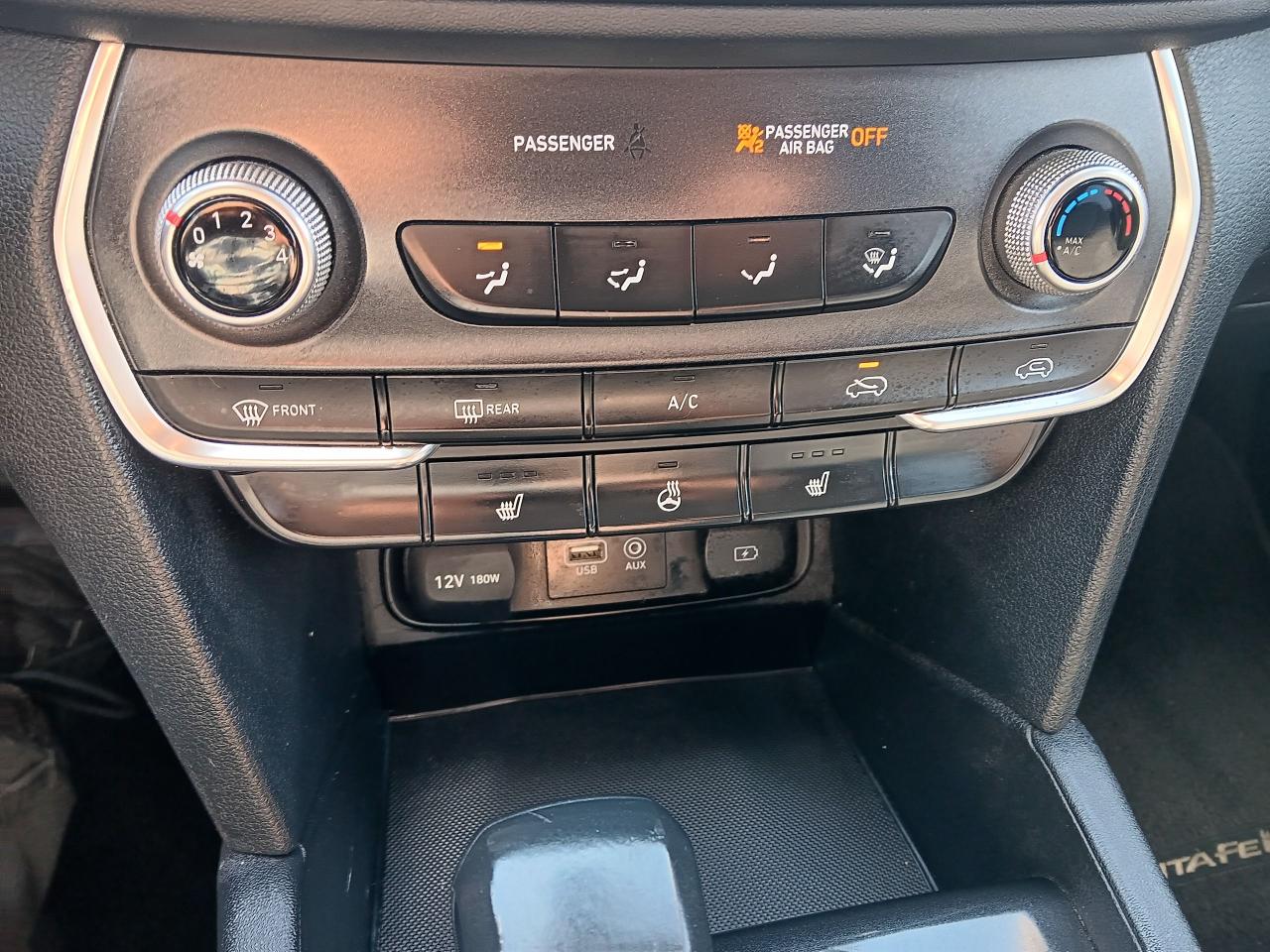 2020 Hyundai Santa Fe Essential safety pkg BU Cam Htd Steering & Seats A - Photo #19