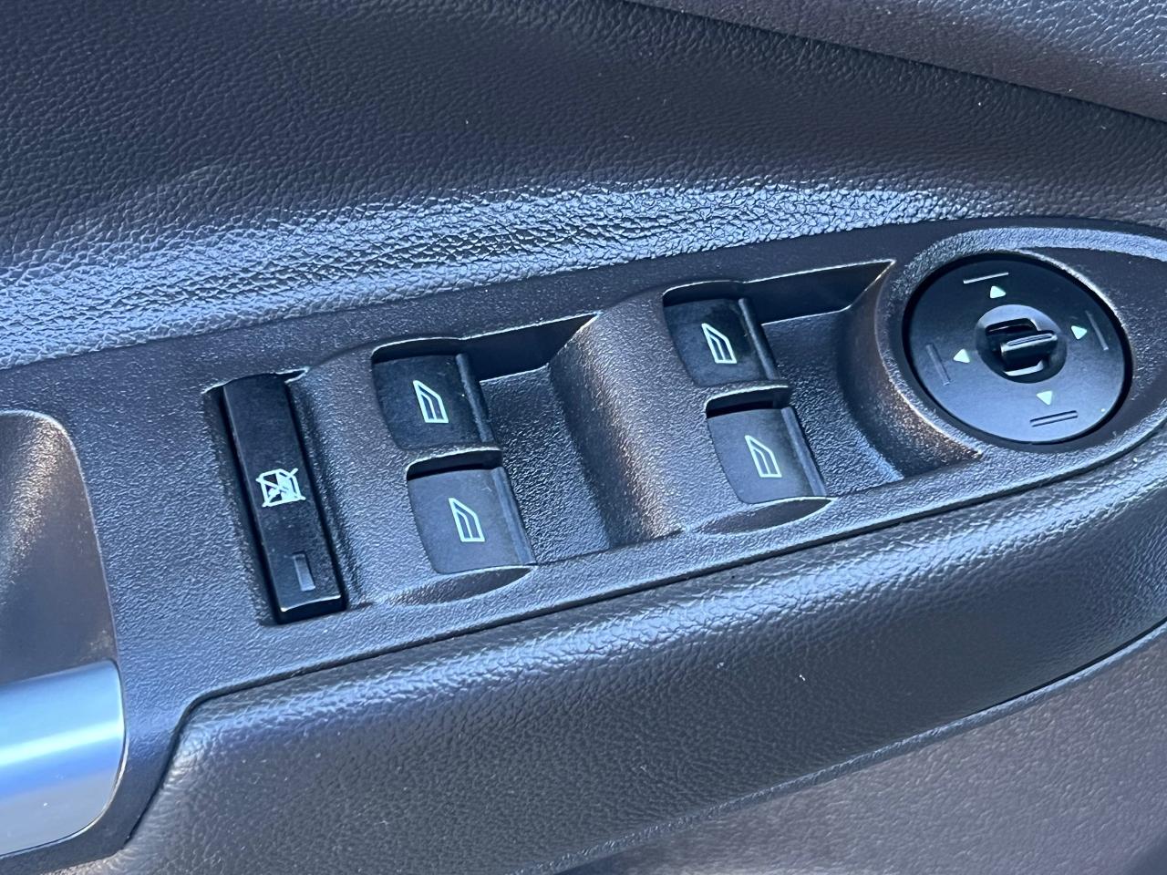 2013 Ford Escape SE-LOW KMS-HEATED SEATS-BLUTOOTH & MORE! - Photo #16