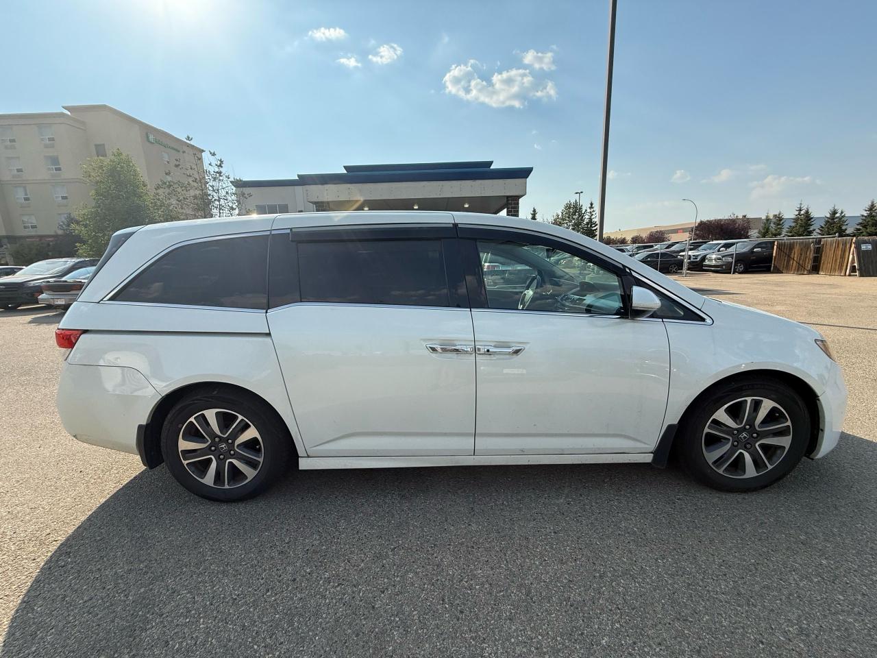 2014 Honda Odyssey Touring | FULL LOAD!! | ALL CREDIT ACCEPTED!! - Photo #8