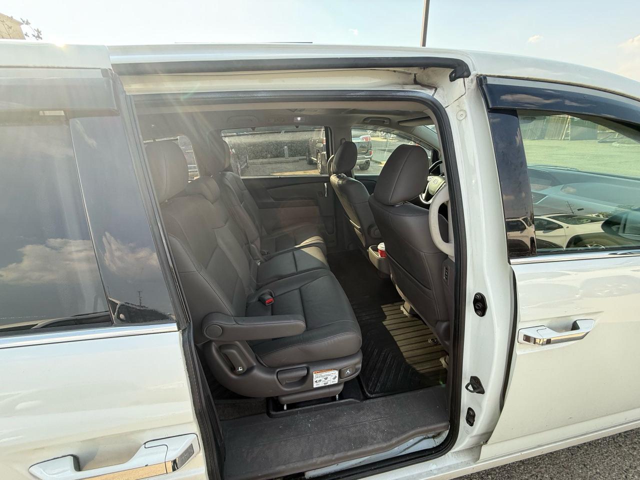 2014 Honda Odyssey Touring | FULL LOAD!! | ALL CREDIT ACCEPTED!! - Photo #17