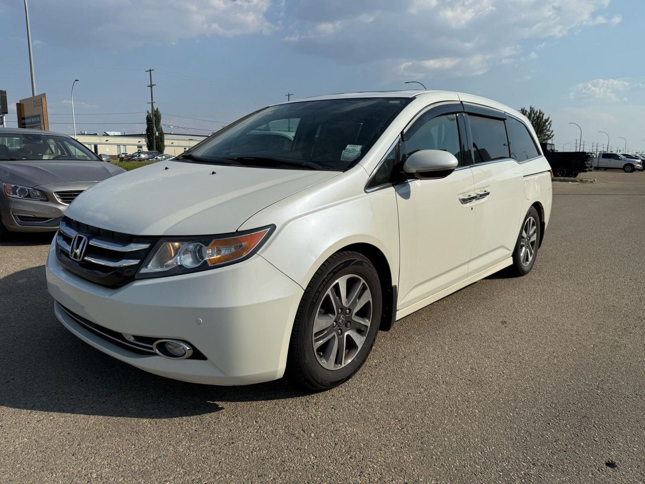 2014 Honda Odyssey Touring | FULL LOAD!! | ALL CREDIT ACCEPTED!! - Photo #3