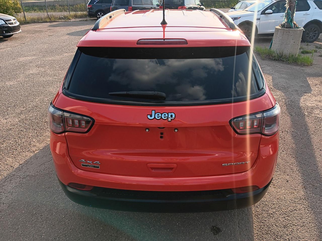 2018 Jeep Compass AWD, Remote, Htd Seats & Steering, BU Cam - Photo #6
