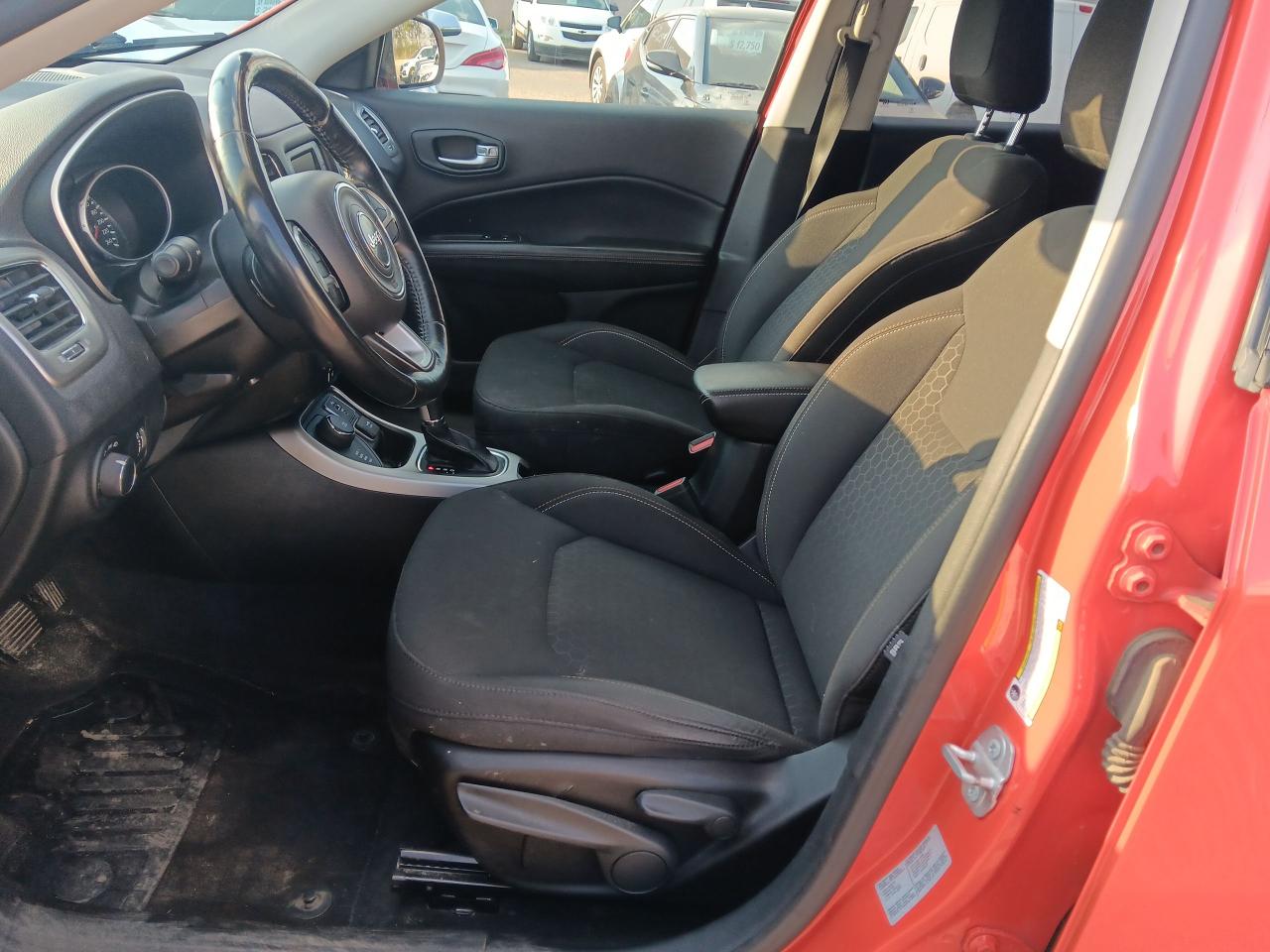 2018 Jeep Compass AWD, Remote, Htd Seats & Steering, BU Cam - Photo #15