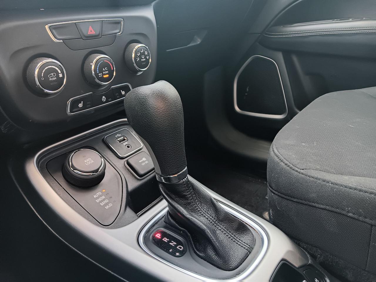 2018 Jeep Compass AWD, Remote, Htd Seats & Steering, BU Cam - Photo #18