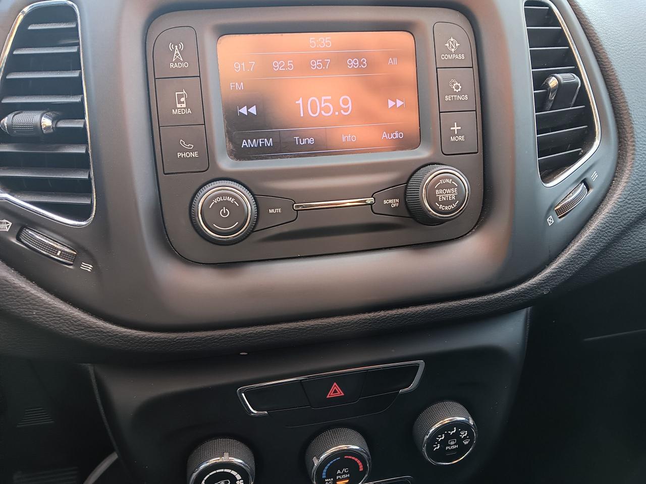 2018 Jeep Compass AWD, Remote, Htd Seats & Steering, BU Cam - Photo #21