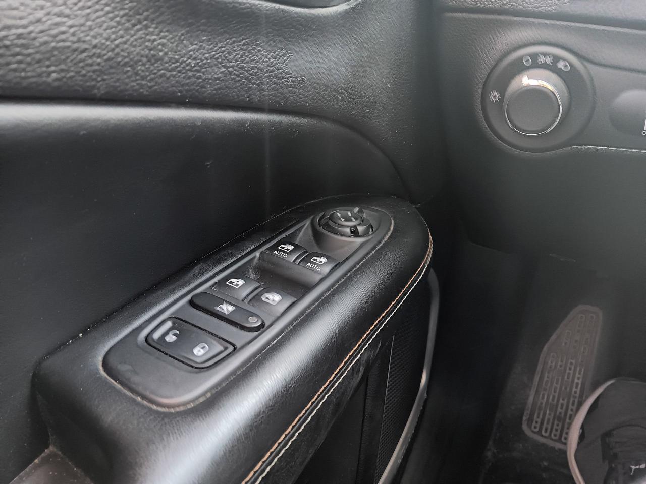 2018 Jeep Compass AWD, Remote, Htd Seats & Steering, BU Cam - Photo #23