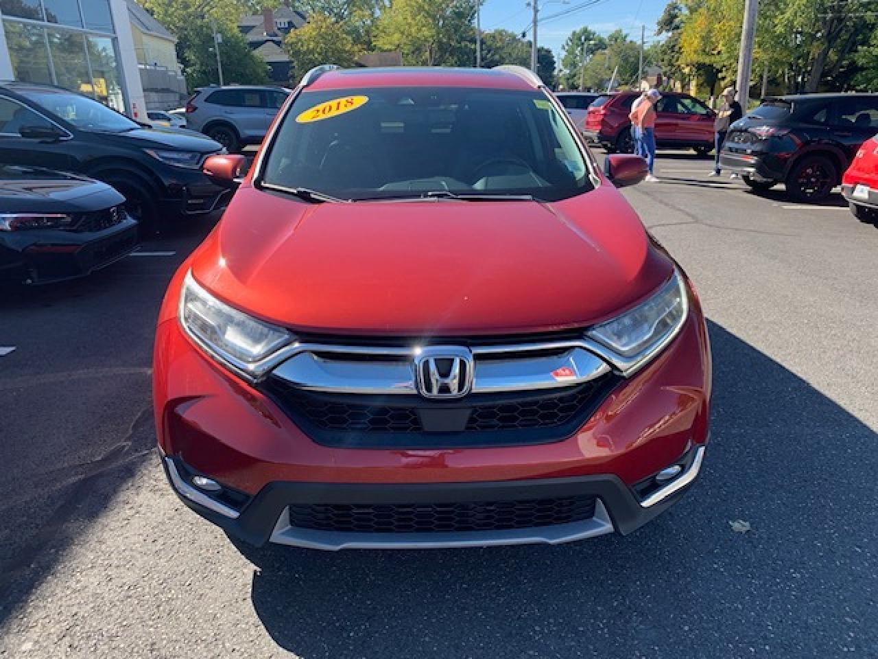 2018 Honda CR-V Touring Photo2