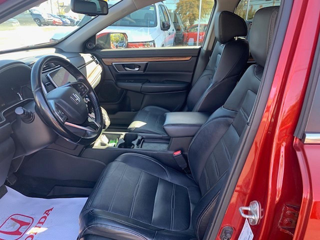 2018 Honda CR-V Touring Photo4