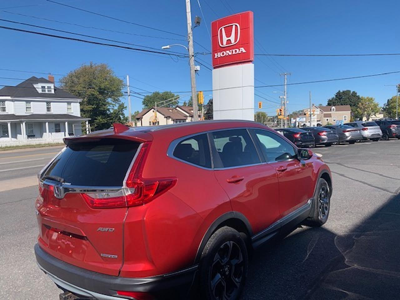 2018 Honda CR-V Touring Photo