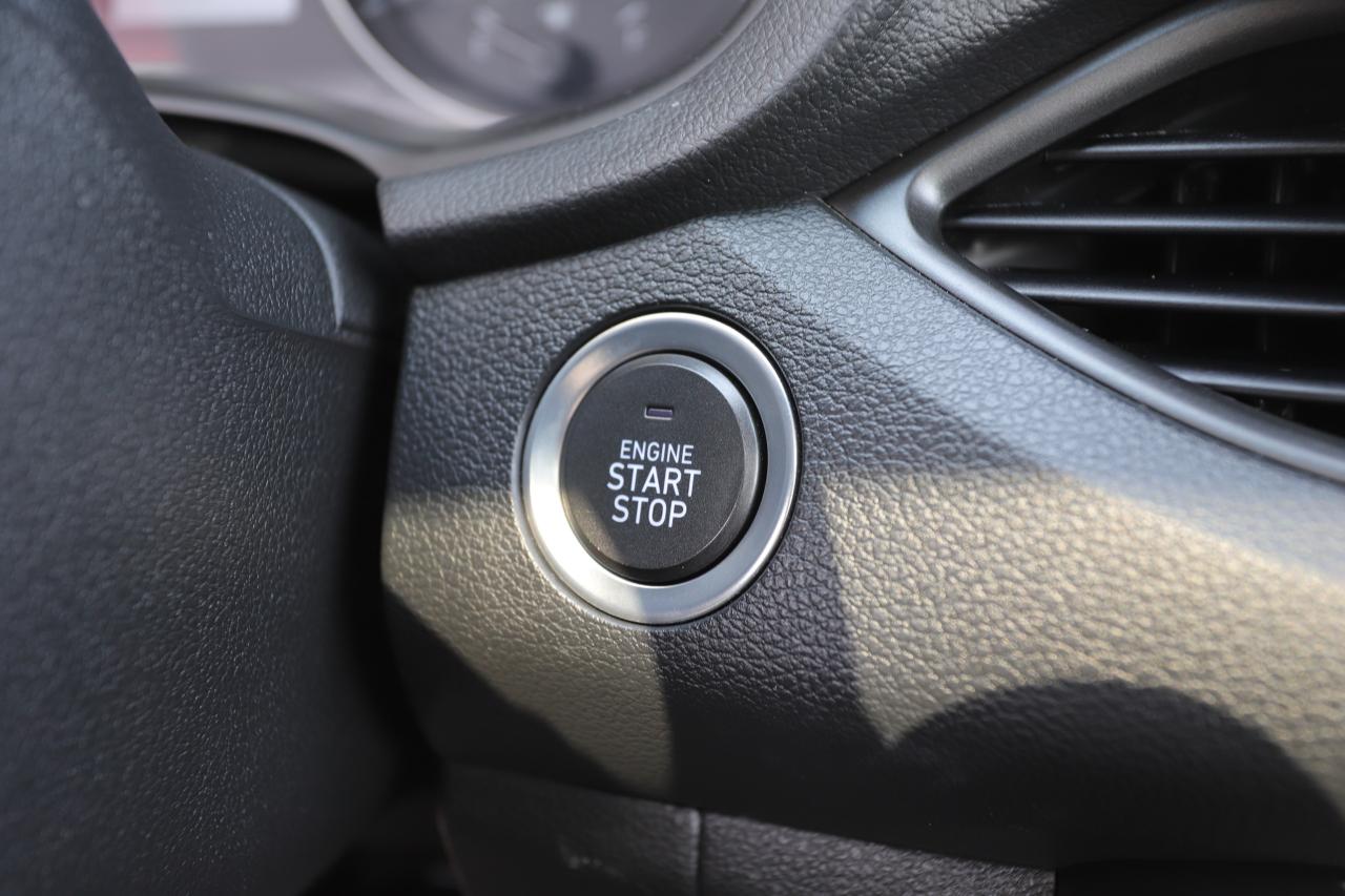 2020 Hyundai Elantra GT Luxury Auto Photo5
