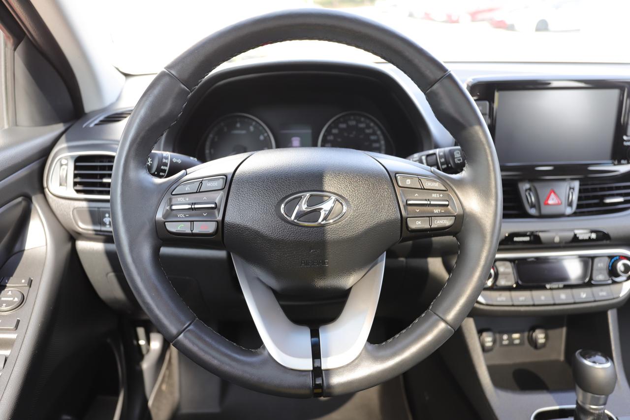 2020 Hyundai Elantra GT Luxury Auto Photo5