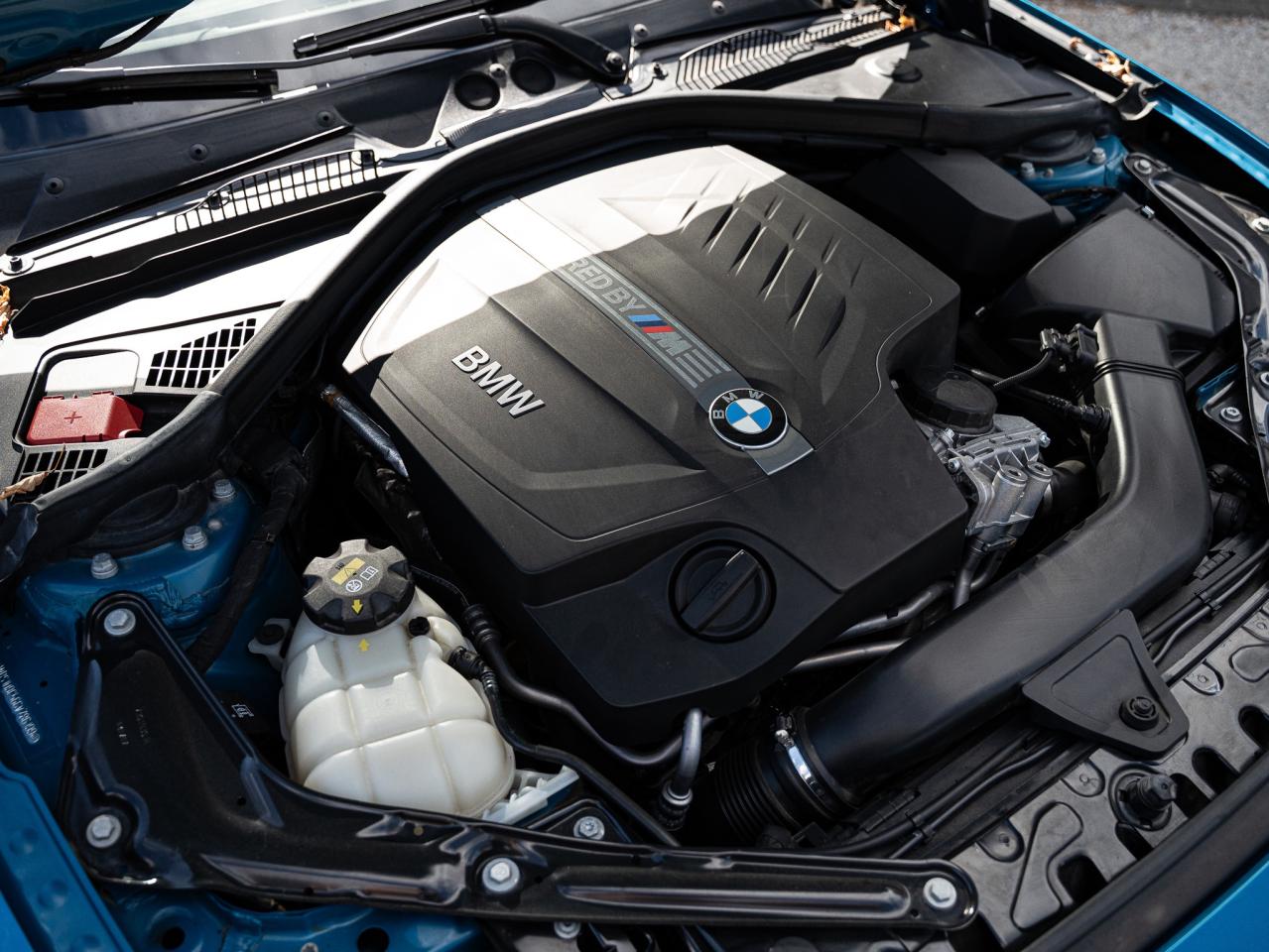 2016 BMW M2 HARMAN/KARDON | 19 IN Photo