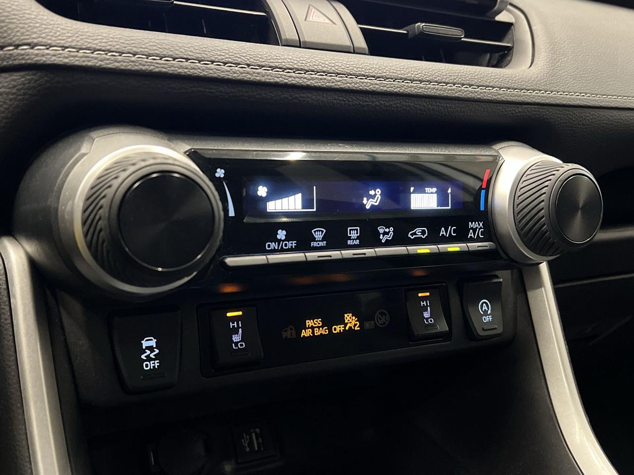 2023 Toyota RAV4 AWD | HEATED SEATS |CARPLAY | BLIND SPOT| REAR CAM Photo