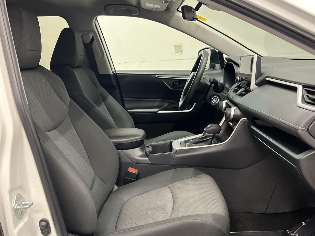 2023 Toyota RAV4 AWD | HEATED SEATS |CARPLAY | BLIND SPOT| REAR CAM Photo