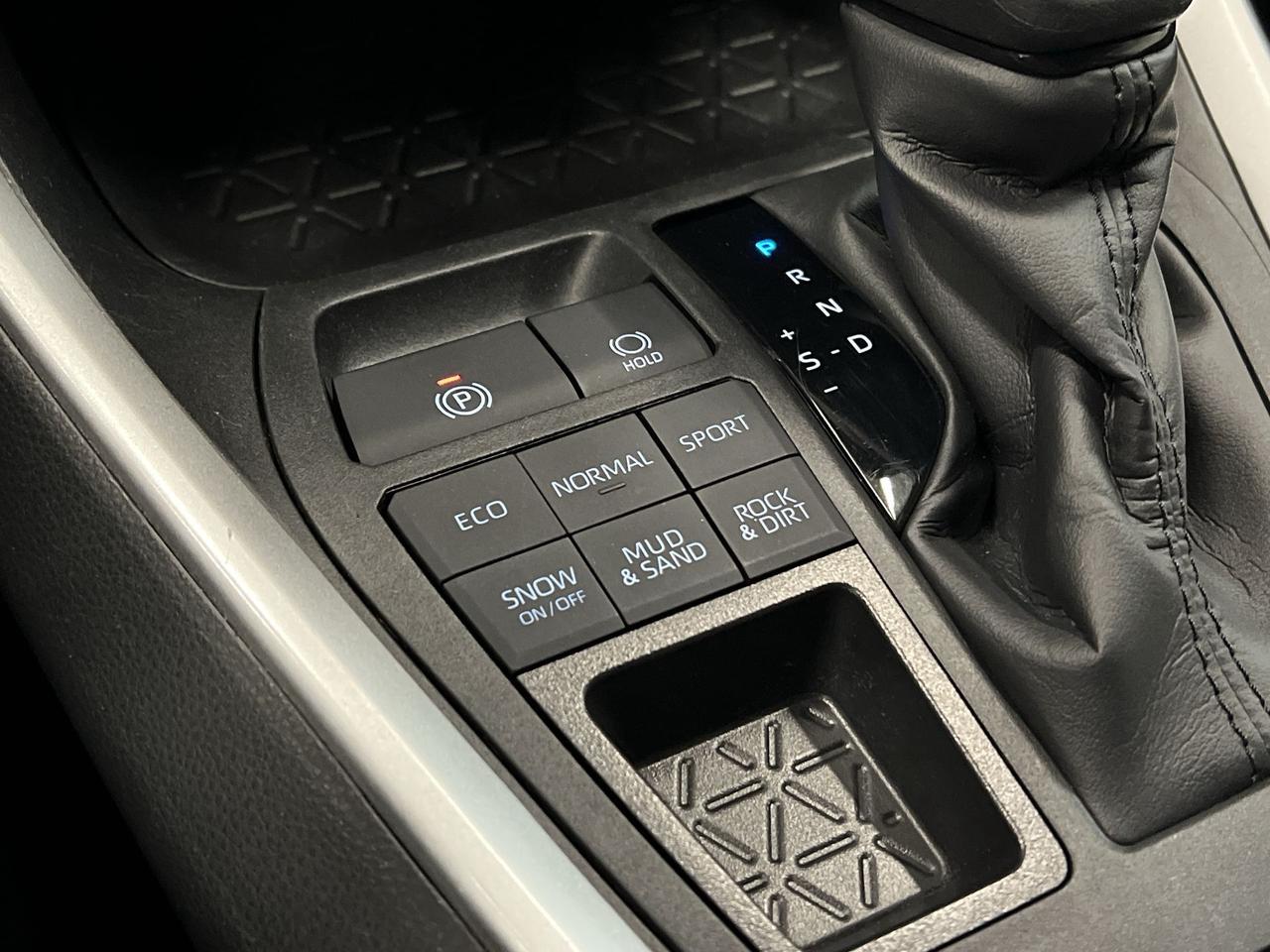 2023 Toyota RAV4 AWD | HEATED SEATS |CARPLAY | BLIND SPOT| REAR CAM Photo