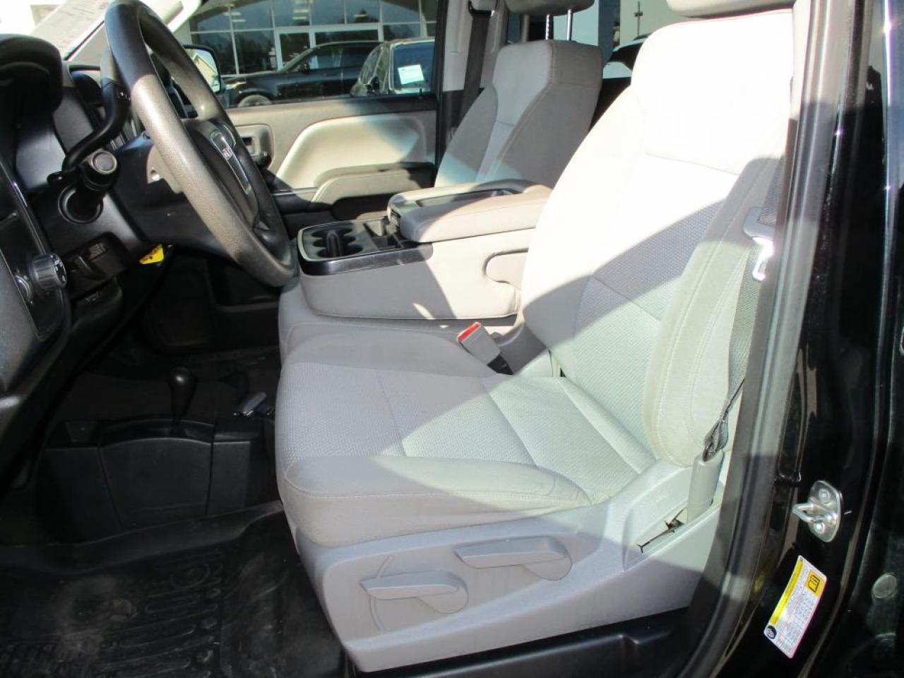 2018 GMC Sierra 1500 Crew Cab 4X4 Photo10