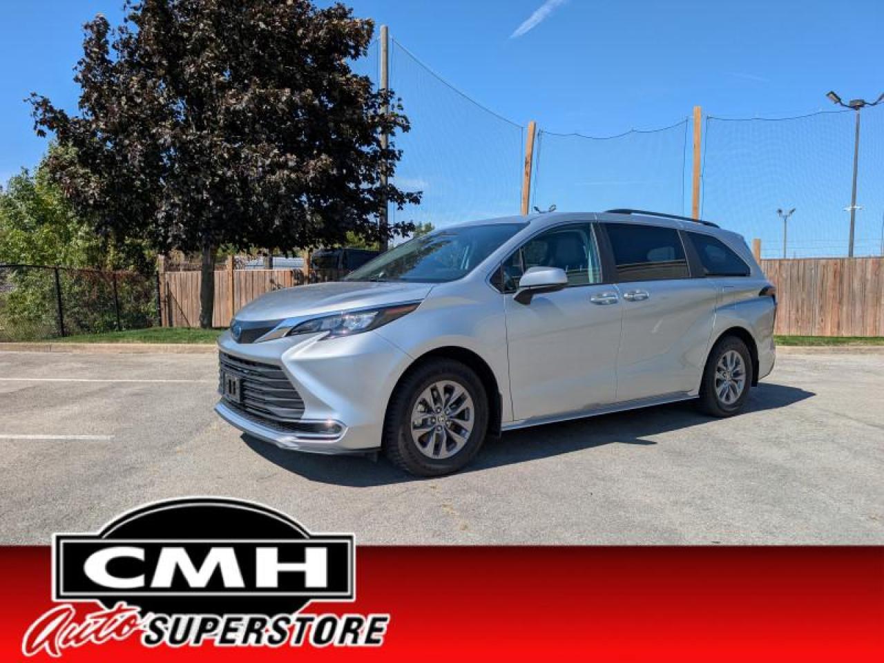 2024 Toyota Sienna XLE Plus Package  **ULTRA LOW MILEAGE**