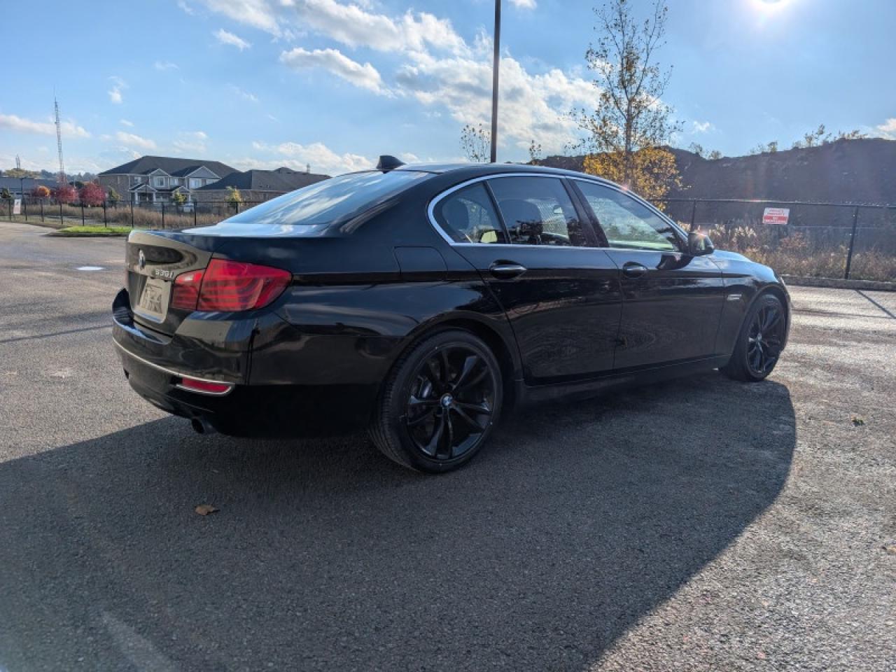 2014 BMW 5 Series 535i xDrive  **PREMIUM PACKAGE** Photo4