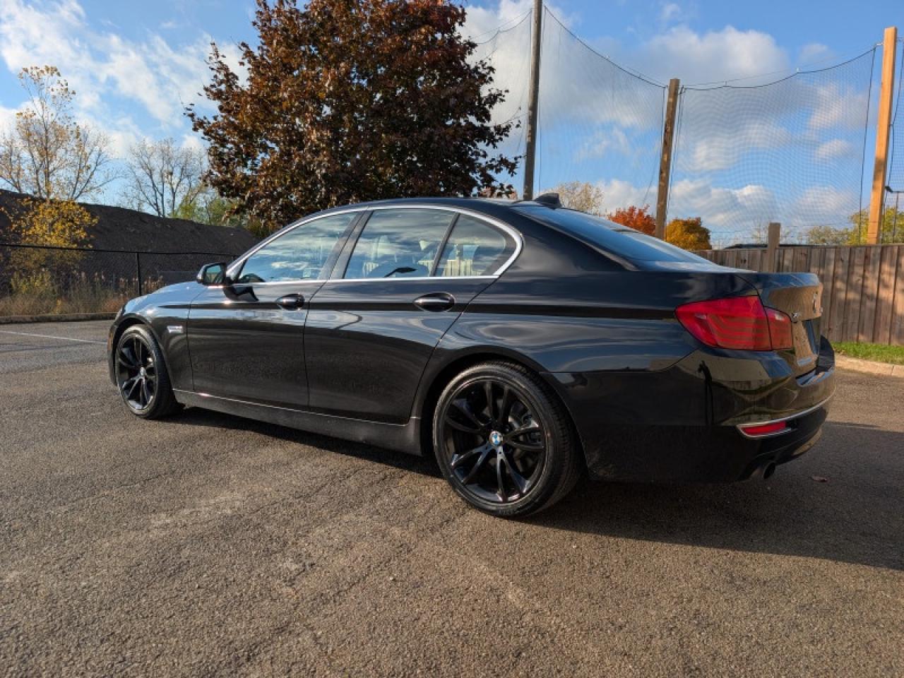 2014 BMW 5 Series 535i xDrive  **PREMIUM PACKAGE** Photo2