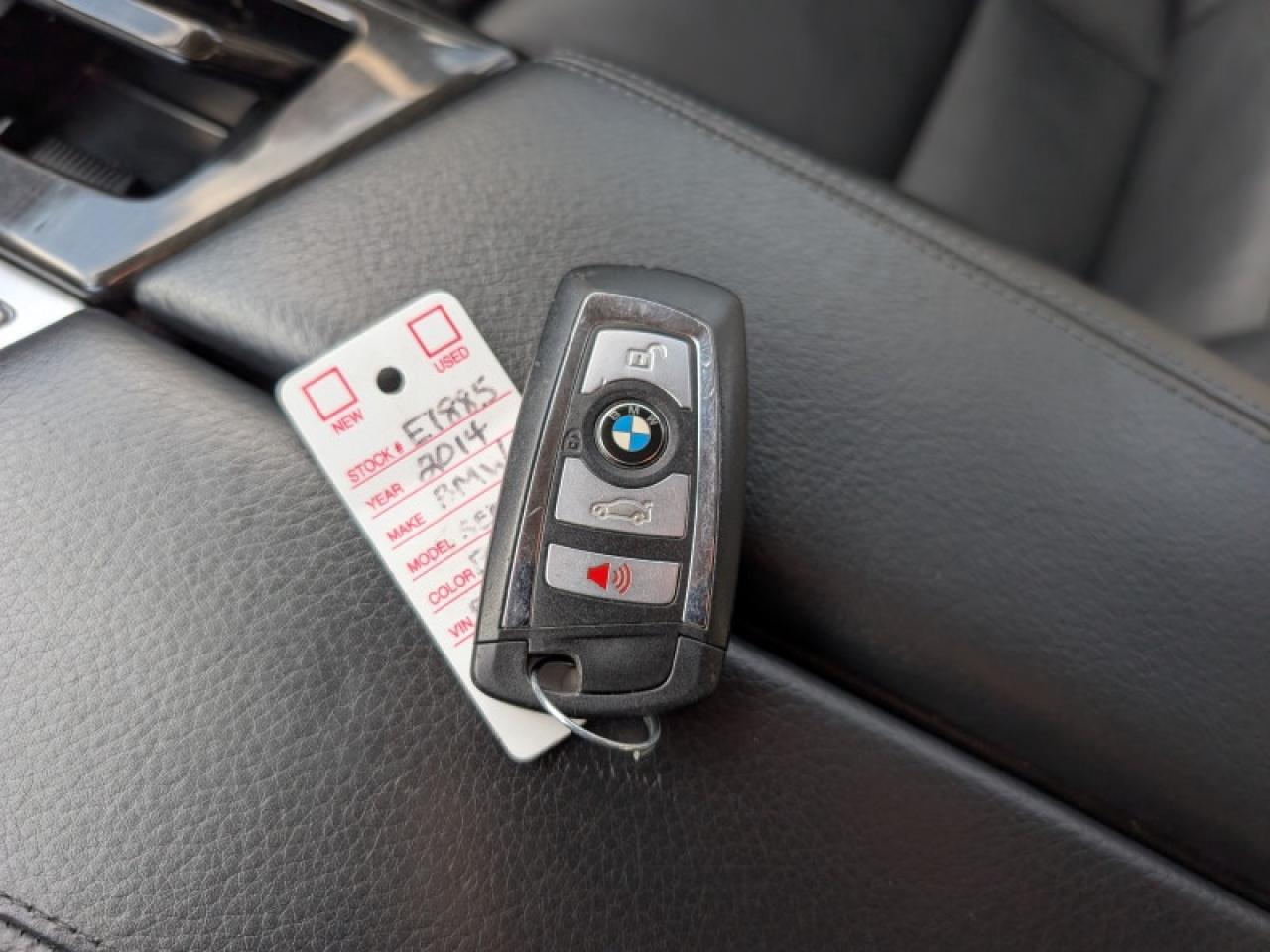 2014 BMW 5 Series 535i xDrive  **PREMIUM PACKAGE** Photo