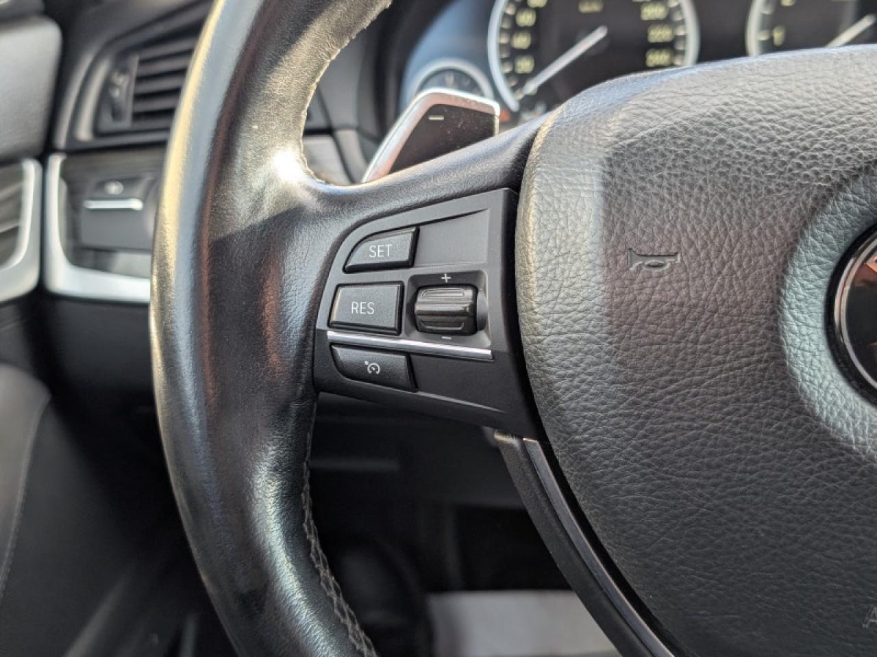 2014 BMW 5 Series 535i xDrive  **PREMIUM PACKAGE** Photo