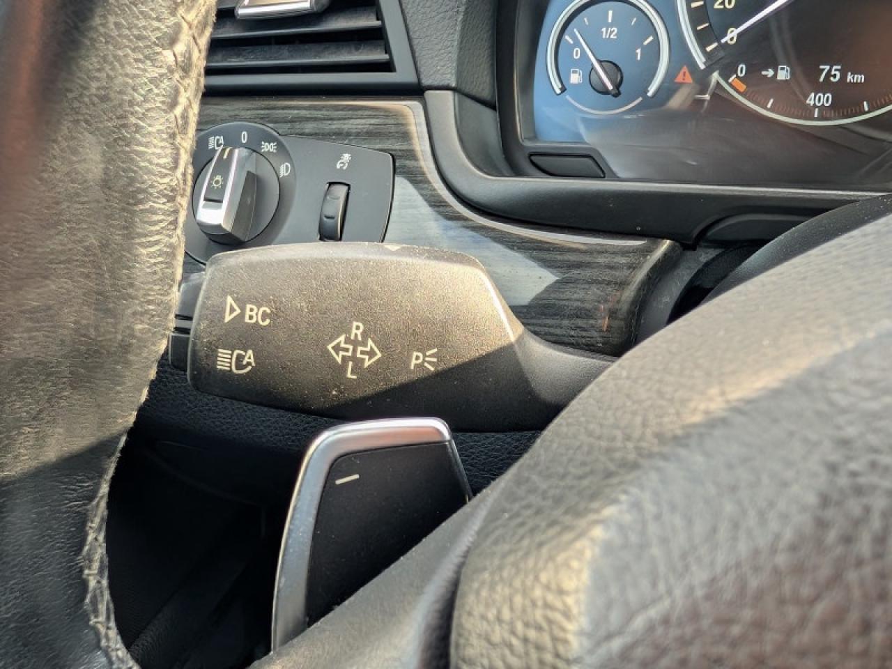 2014 BMW 5 Series 535i xDrive  **PREMIUM PACKAGE** Photo