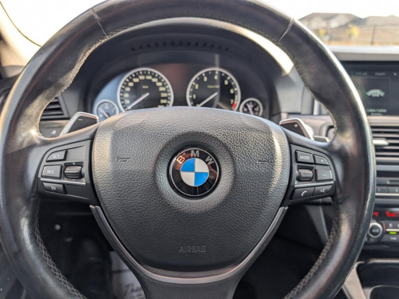 2014 BMW 5 Series 535i xDrive  **PREMIUM PACKAGE** Photo