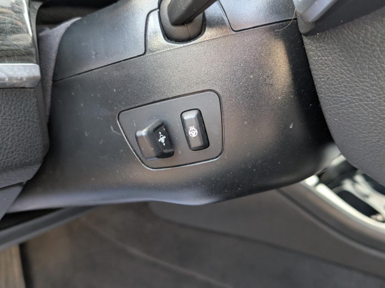 2014 BMW 5 Series 535i xDrive  **PREMIUM PACKAGE** Photo