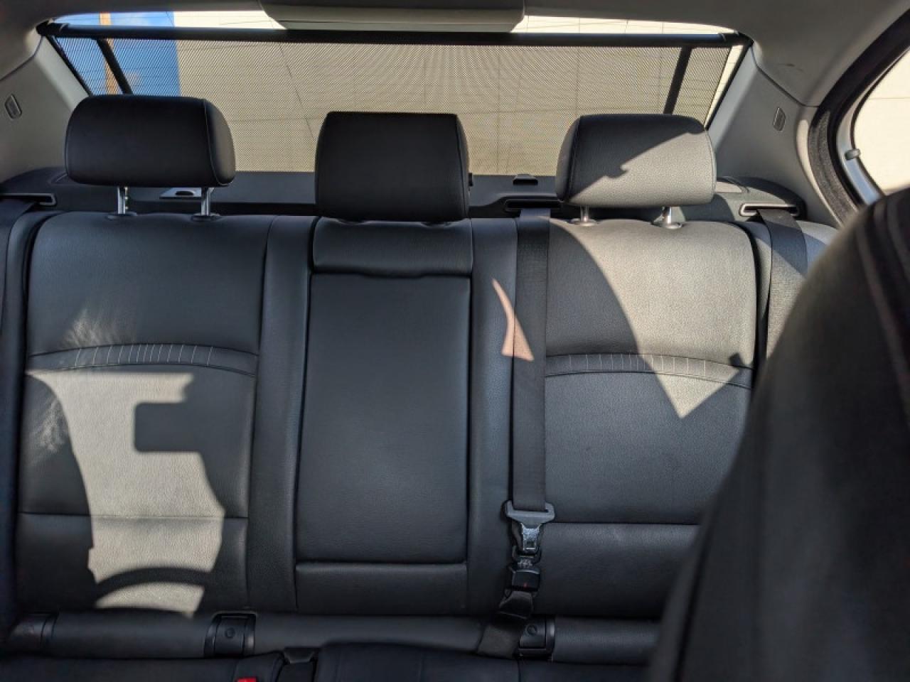 2014 BMW 5 Series 535i xDrive  **PREMIUM PACKAGE** Photo