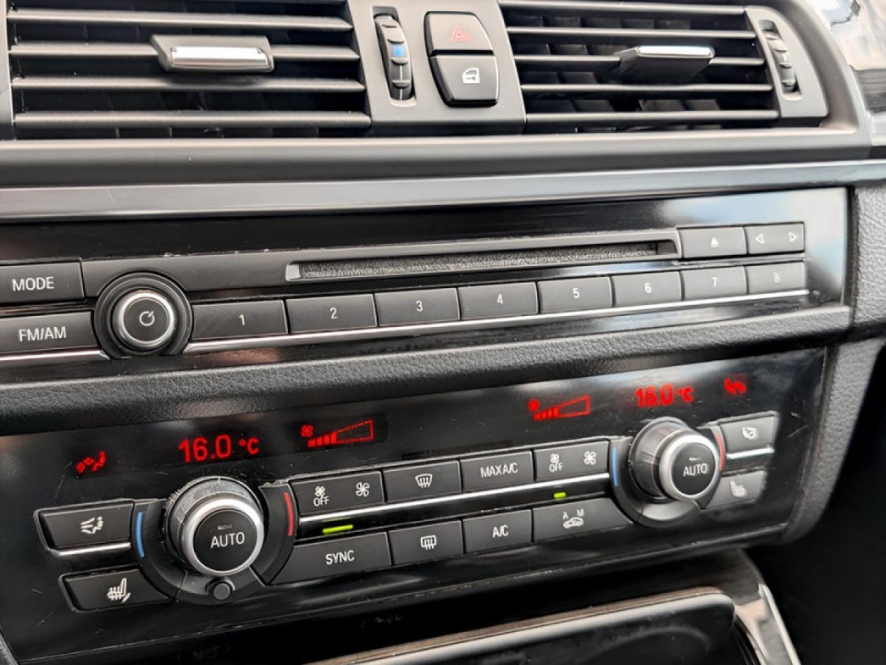 2014 BMW 5 Series 535i xDrive  **PREMIUM PACKAGE** Photo