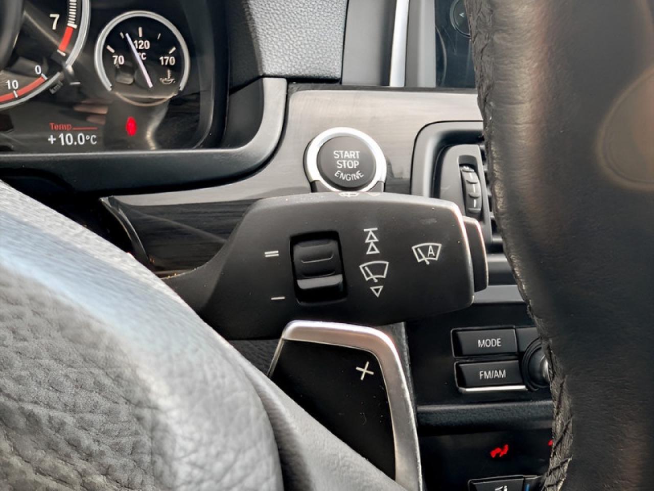 2014 BMW 5 Series 535i xDrive  **PREMIUM PACKAGE** Photo