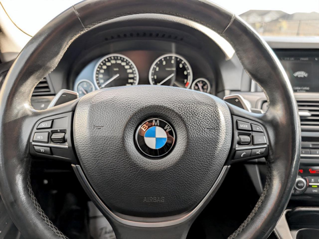 2014 BMW 5 Series 535i xDrive  **PREMIUM PACKAGE** Photo