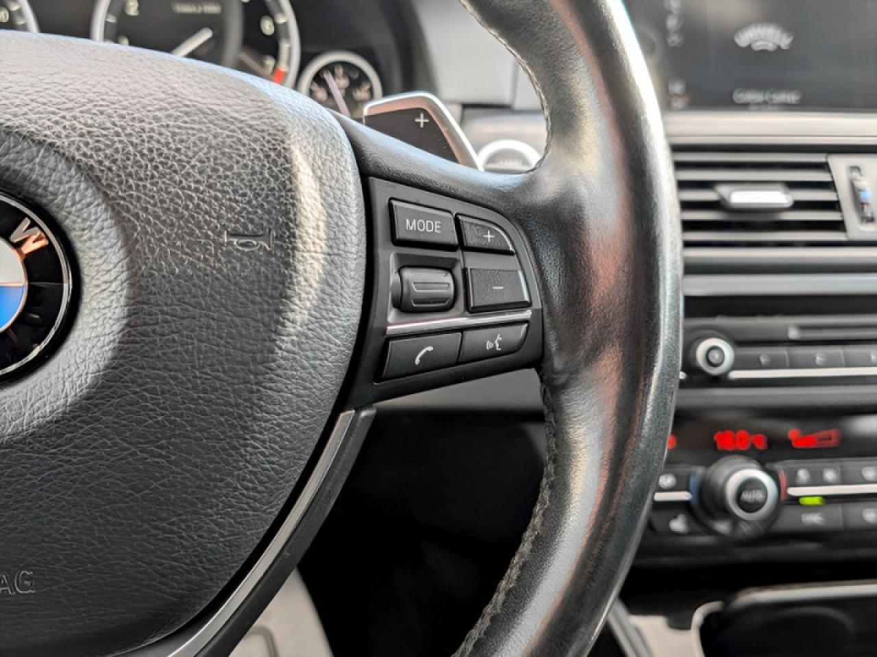 2014 BMW 5 Series 535i xDrive  **PREMIUM PACKAGE** Photo