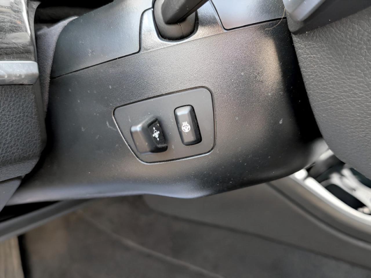 2014 BMW 5 Series 535i xDrive  **PREMIUM PACKAGE** Photo