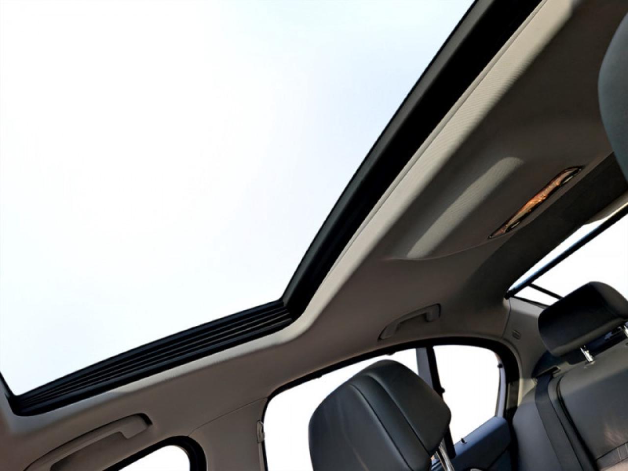 2014 BMW 5 Series 535i xDrive  **PREMIUM PACKAGE** Photo