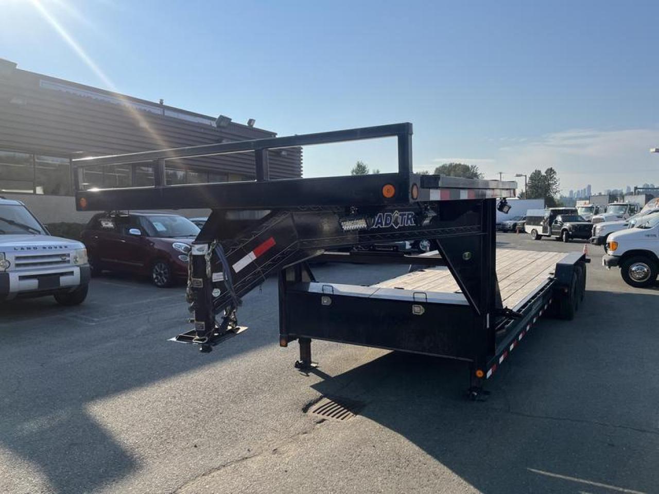 Used 2020 Load Trail 28 Foot Gooseneck Trailer triple axle for sale in Burnaby, BC