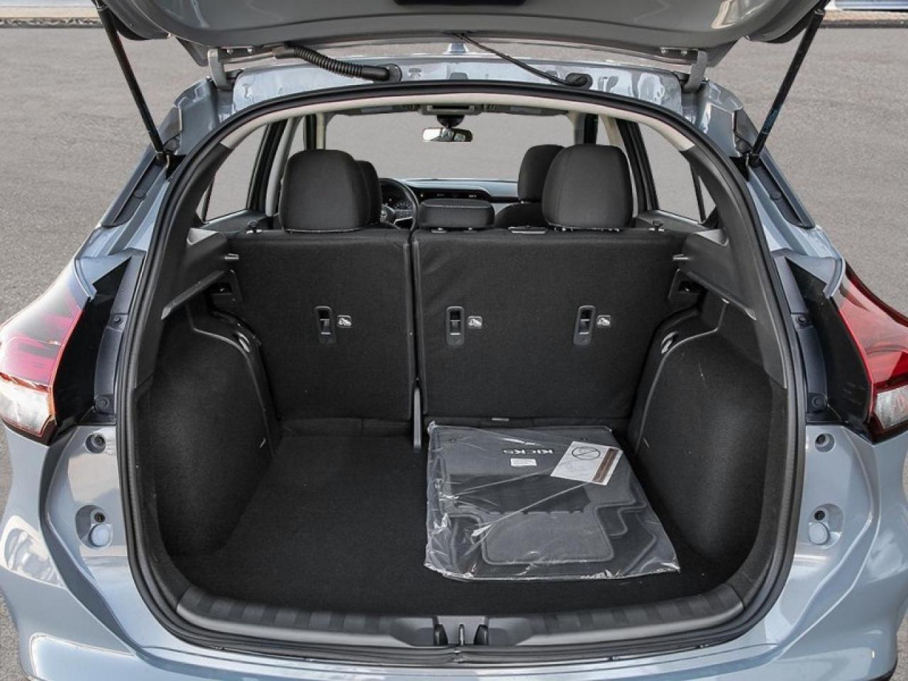 2025 Nissan Kicks Play SV  - Heated Seats -  Apple CarPlay Photo