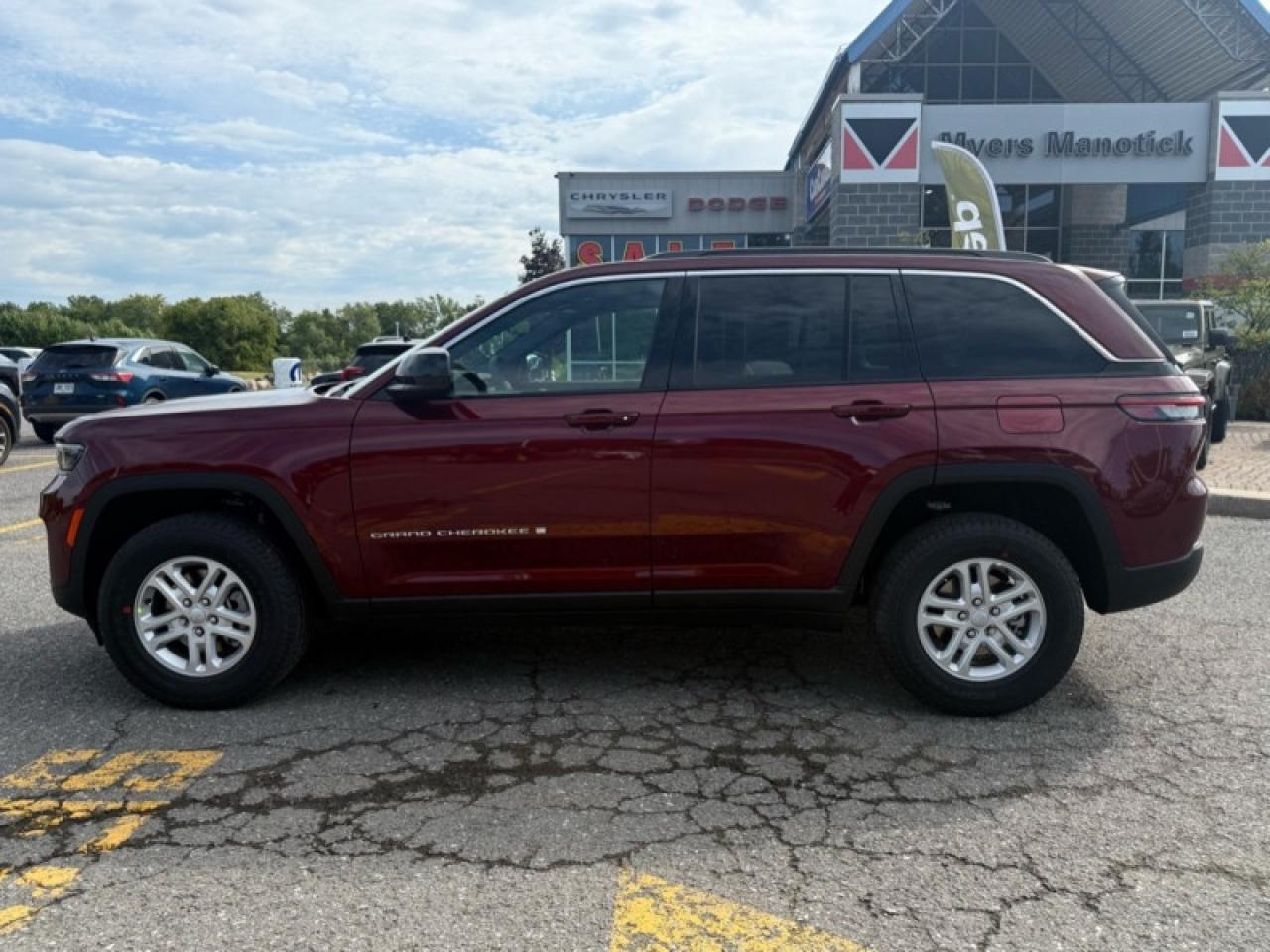 2025 Jeep Grand Cherokee Laredo  - Sunroof Photo